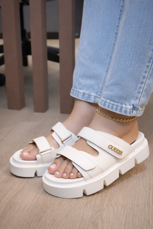 Sandalias tipo GUESS
