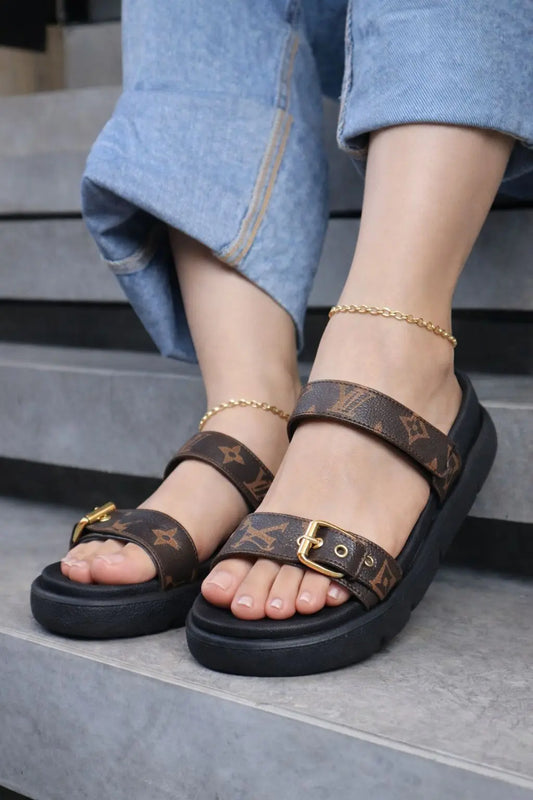 Sandalias tipo LV